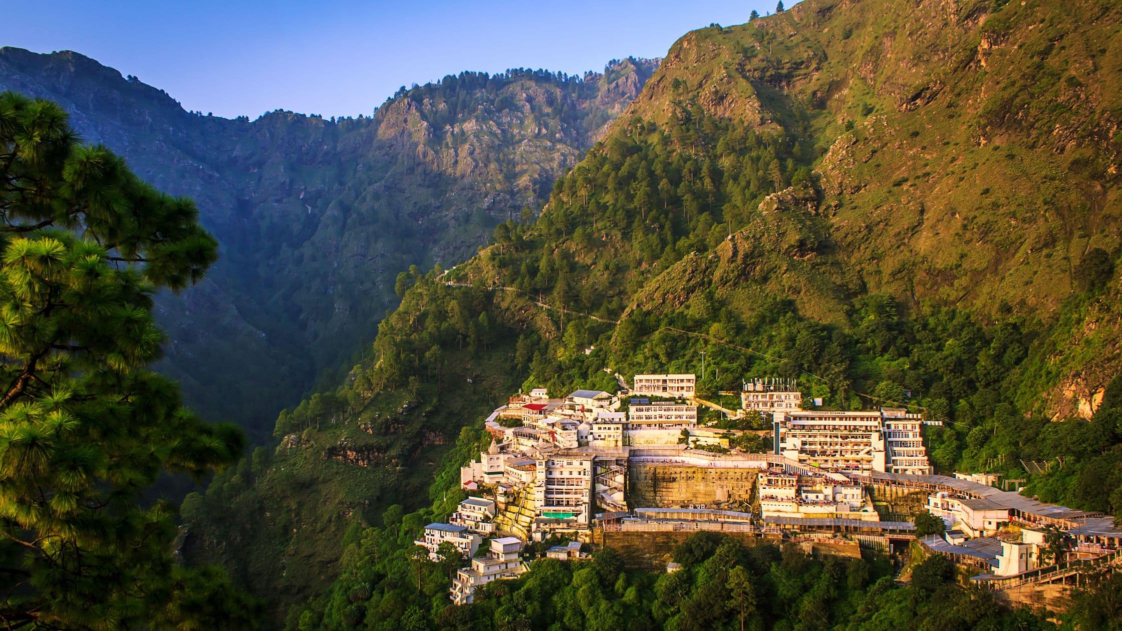 Amritsar with Vaishno Devi & Shivkhori